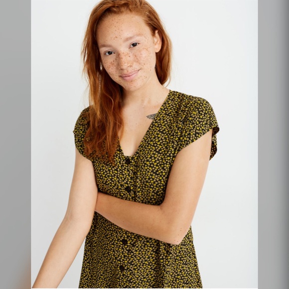 Madewell Dresses & Skirts - Easy Midi Dress in Bitsy Floral